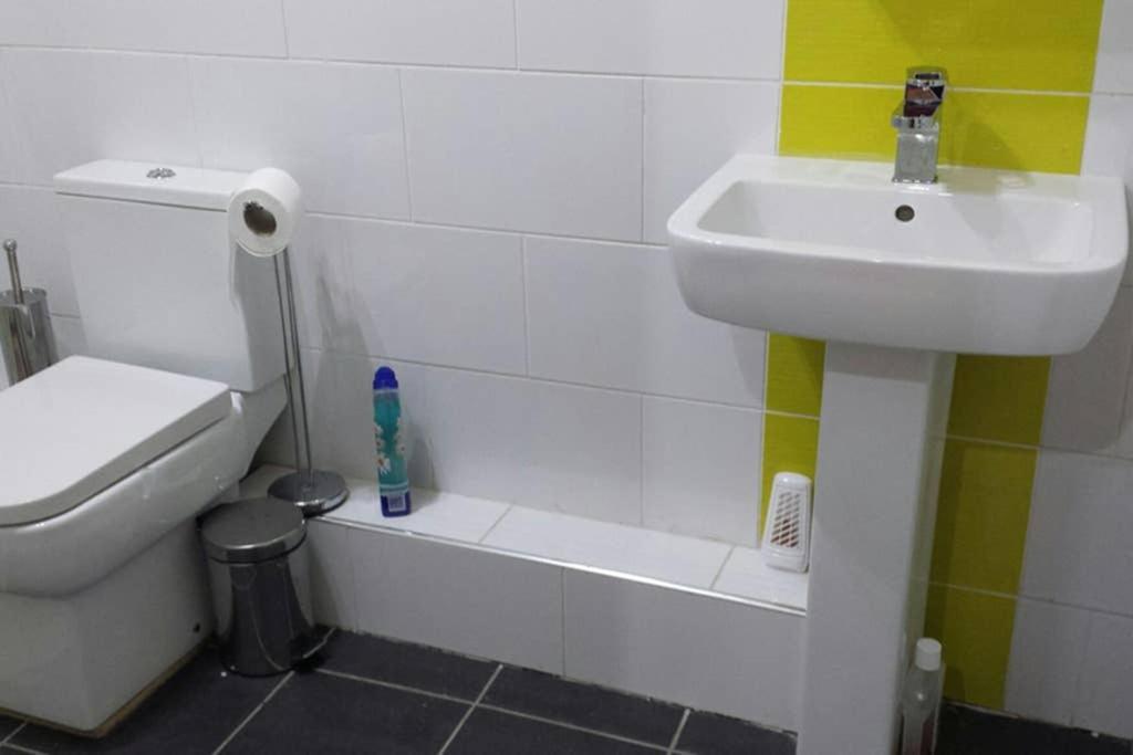 Mgh Barrowlands B Apartment Глазгоу Екстериор снимка